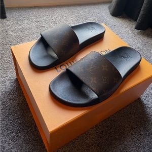 Louis Vuitton men’s slides